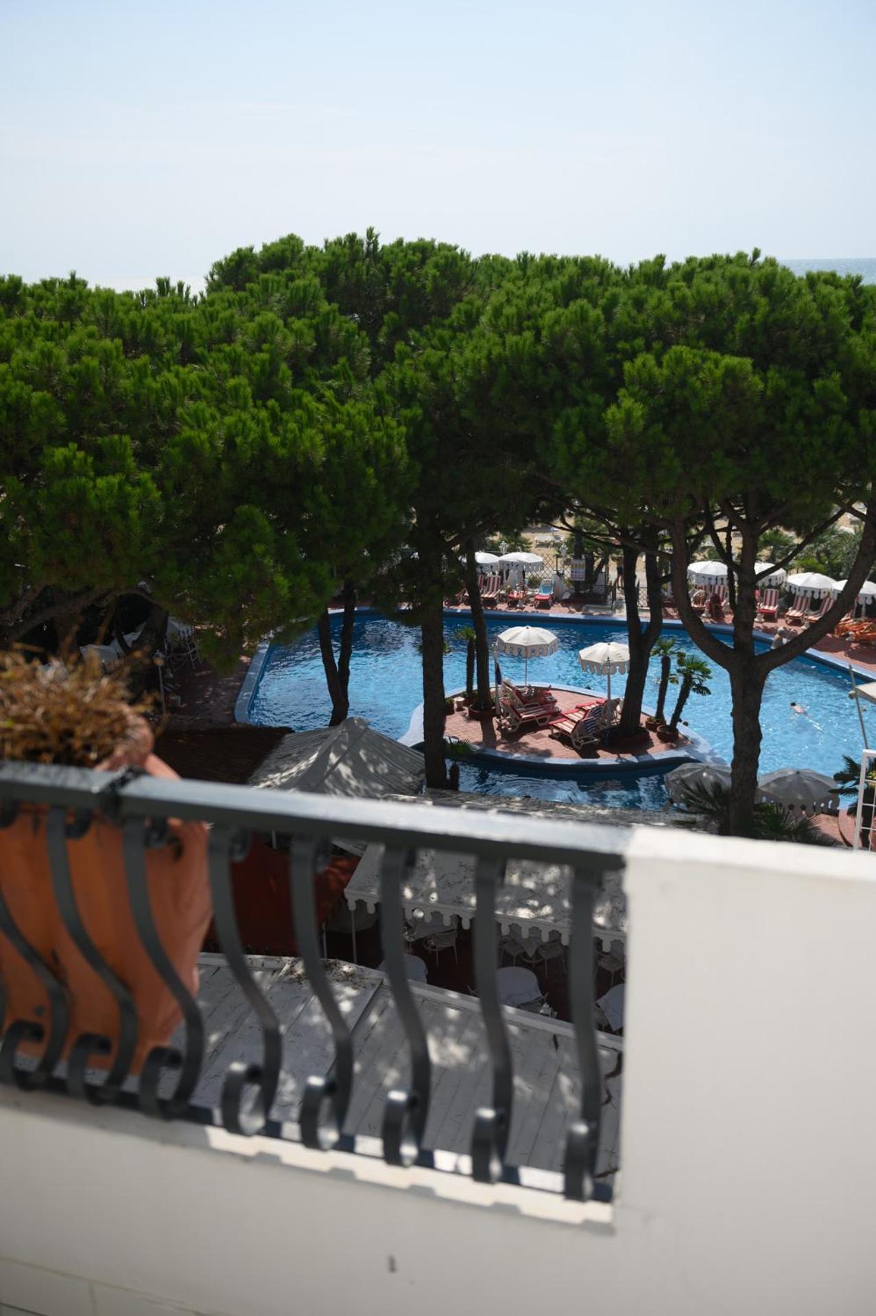 Agora Park Hotel Jesolo Extérieur photo