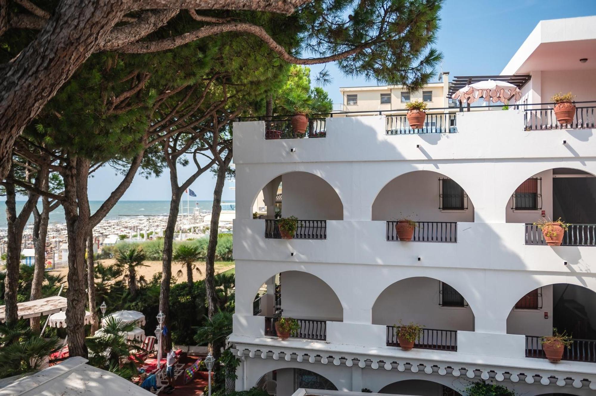 Agora Park Hotel Jesolo Extérieur photo